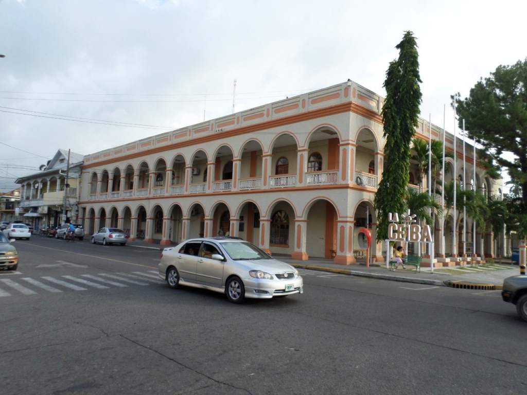 Alcaldía La Ceiba hace &quot;barrida&quot; de personal: 120 despedidos y vienen más