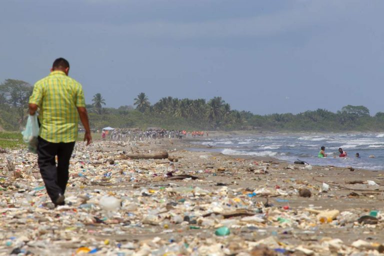 Basura en río Motagua
