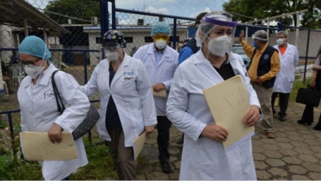 Médicos despedidos IHSS