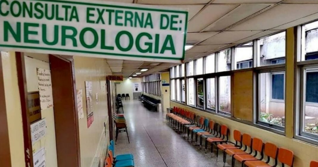 consulta externa en el hospital escuela