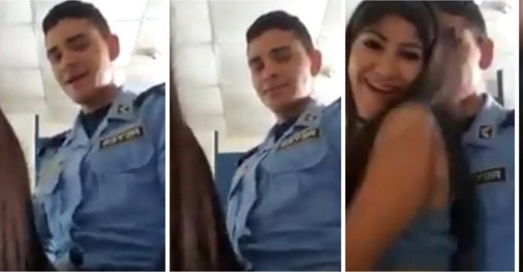 Policía bailarín