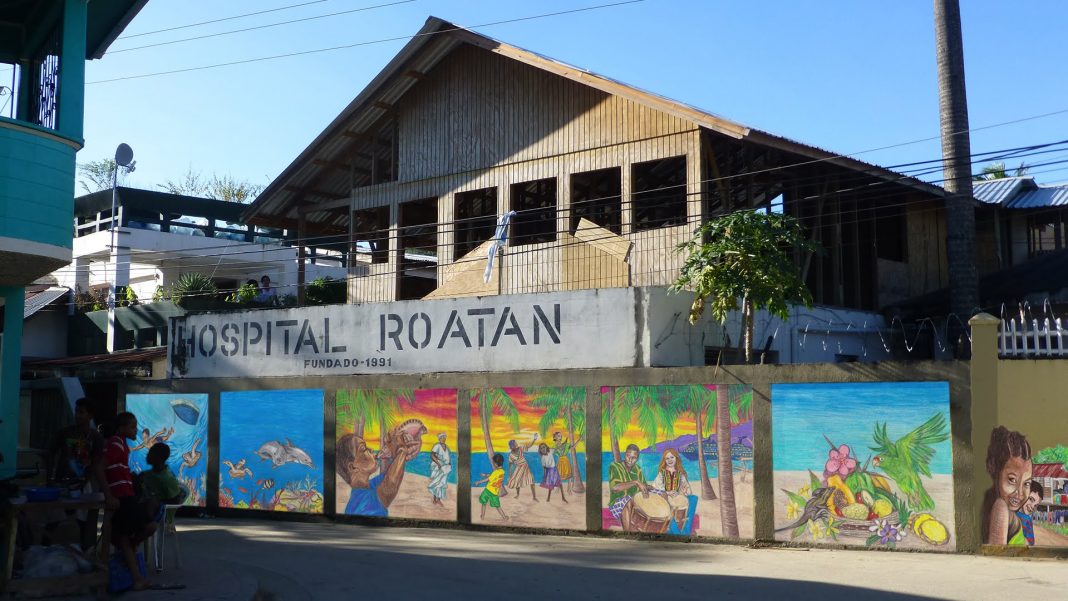 Hospital de Roatán sin espacio
