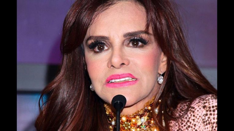 ¡Planchón! Lucía Méndez expuesta en vivo tras «falla» del playback