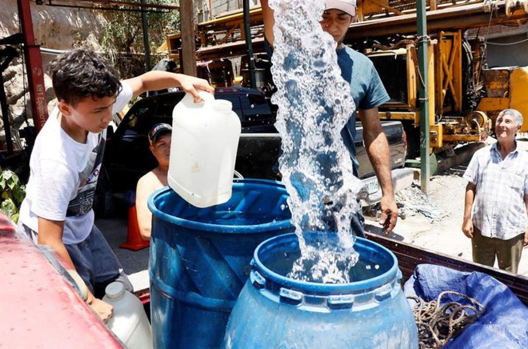 distribución de agua sanaa