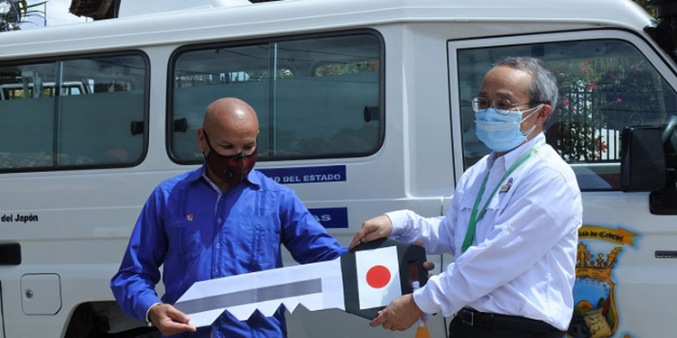 Japón dona ambulancia Cedros