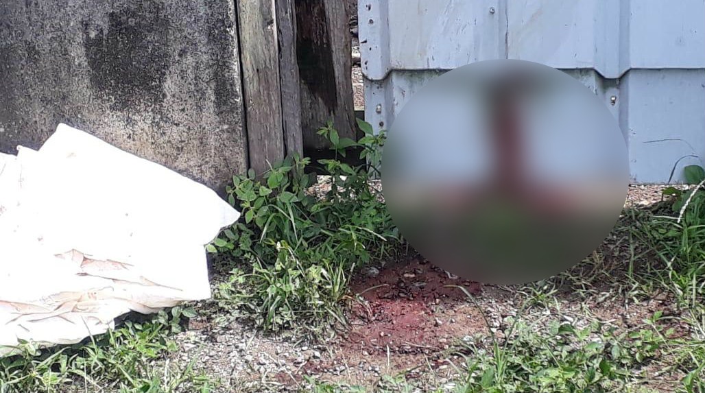 matan mujer frente a vivienda