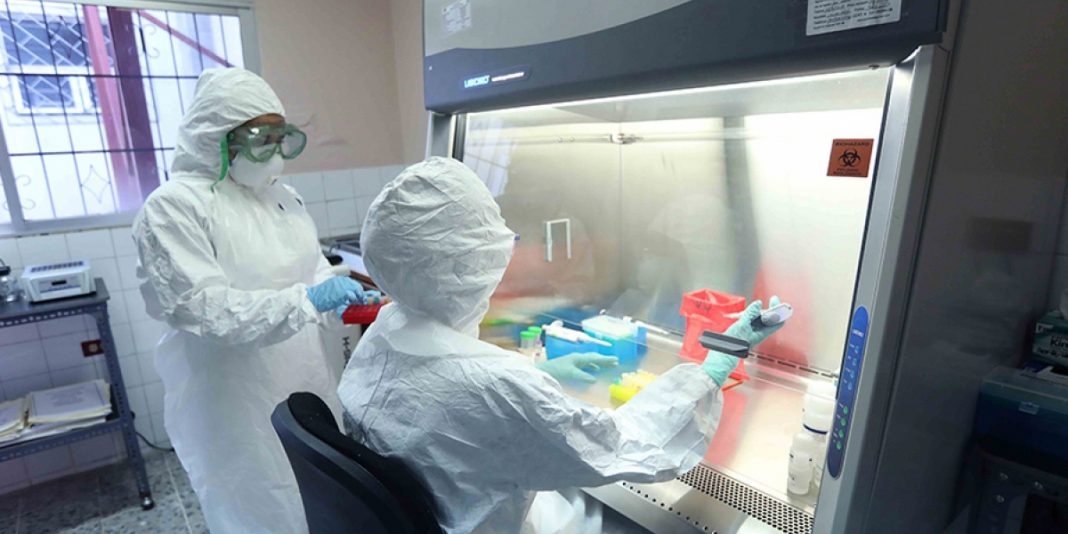 Microbiólogos mora de pruebas pcr
