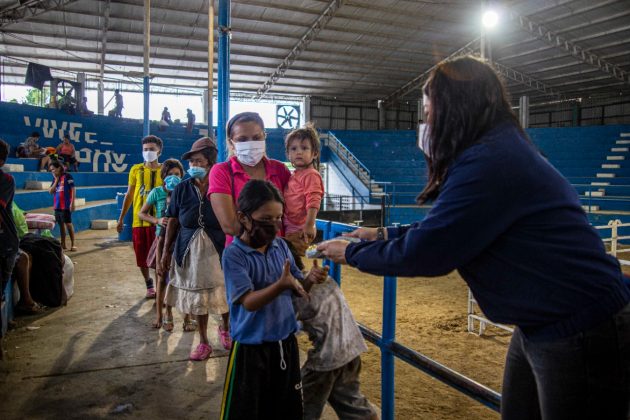 Lacthosa brinda apoyo a colaboradores