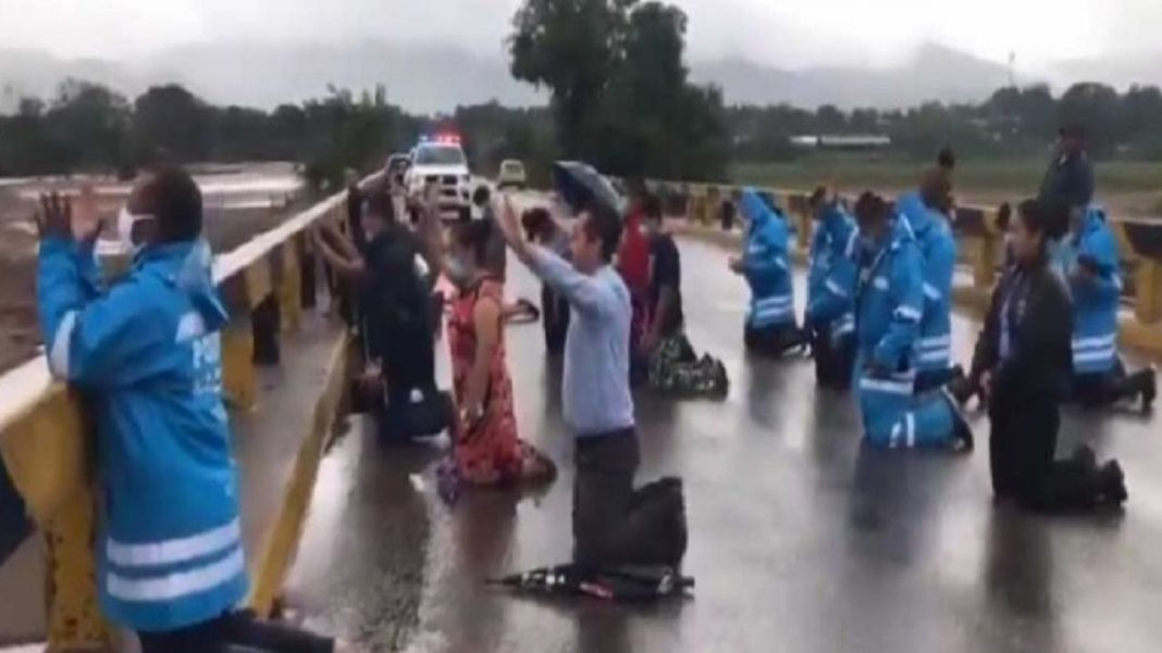 policías y pastores oración puente iota