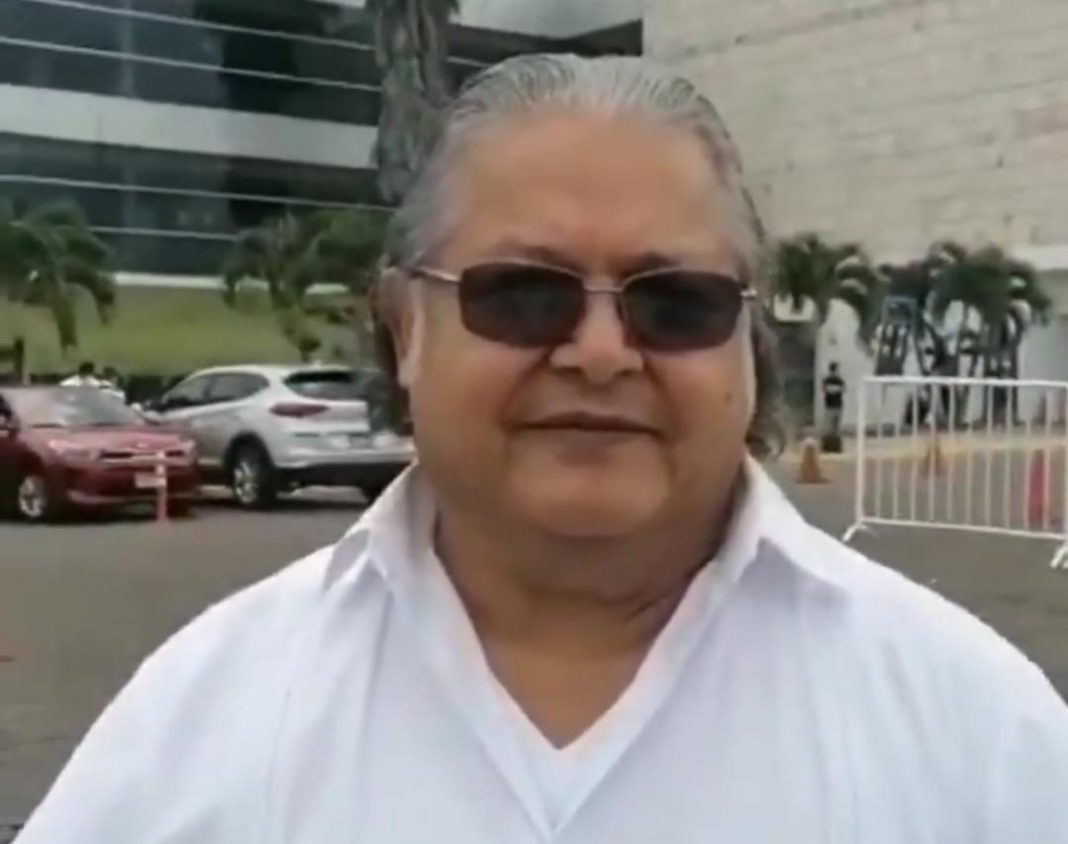 Pastor vacuna nuevo orden mundial