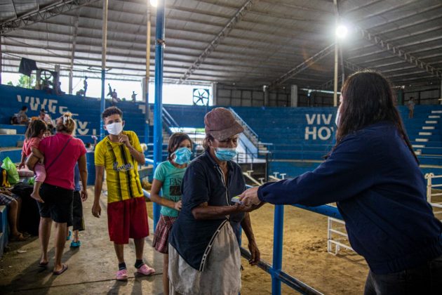 Lacthosa brinda apoyo a colaboradores