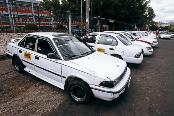 Dirigente taxis operando Dirigente taxis operando