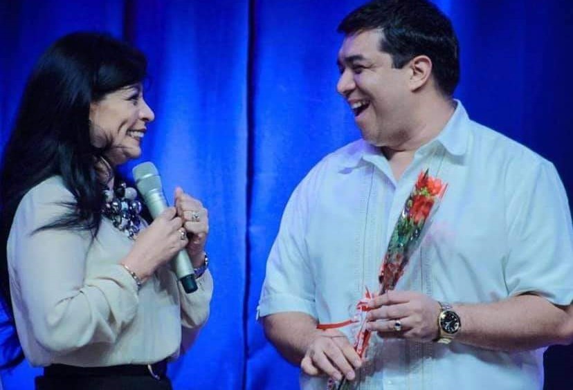 Pastor Montoya 26 años de casado