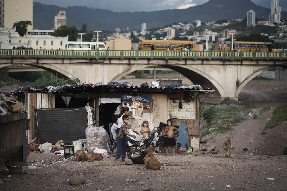 hondureños en pobreza