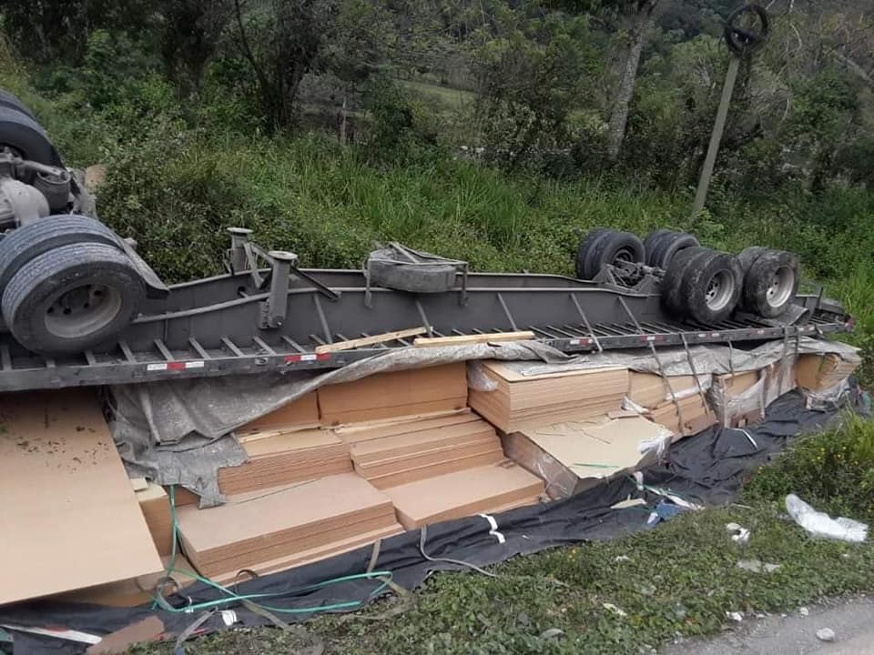 Rastra accidente en la entrada