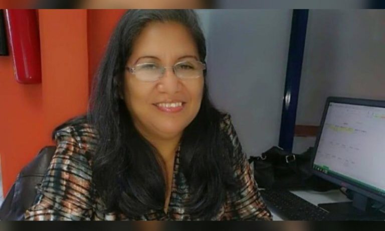 Neri Ávila, docente universitaria en SPS, requiere ayuda para superar el COVID-19