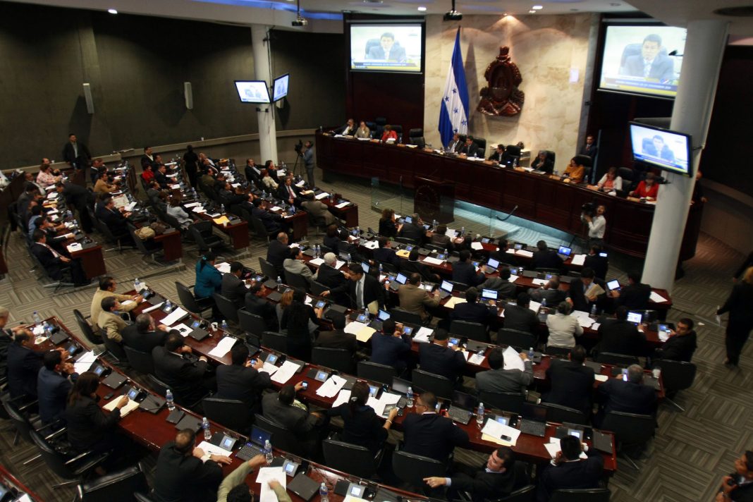 Diputados liberales favor juicio JOH