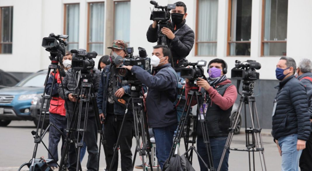 periodistas muertos covid-19