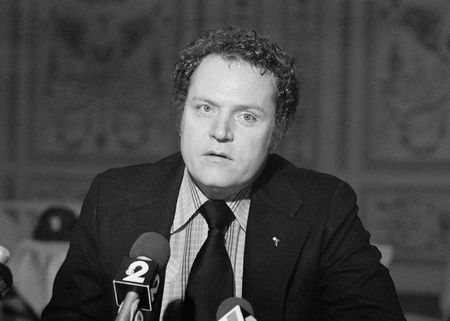 Muere Larry Flynt
