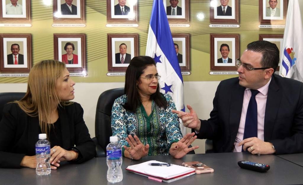 Ana Hall retoma presidencia CNE