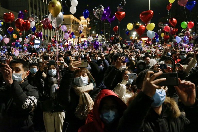 Fiestas en Wuhan pandemia