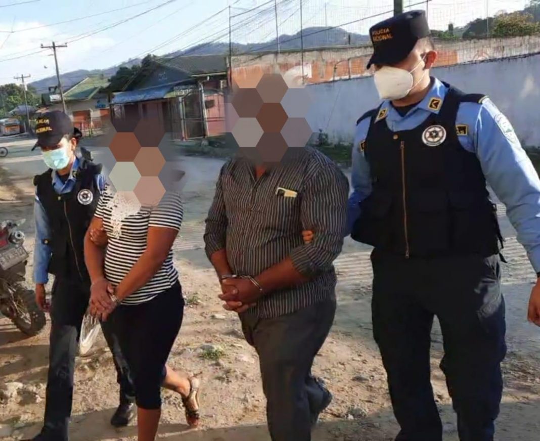 Capturan a mujer por vender sexualmente a su hija.