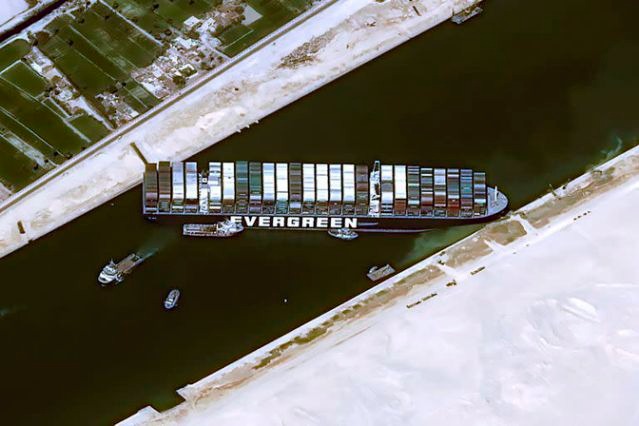 Canal de Suez buque