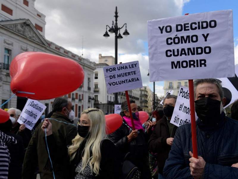 España legaliza la práctica de la eutanasia