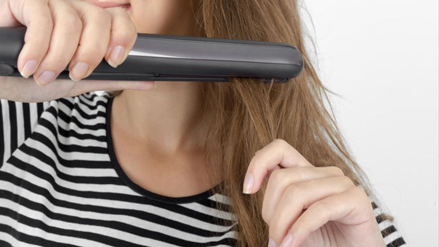 Las planchas para cabello se han convertido en el mejor aliado de las mujeres que gustan tener una melena lacia.