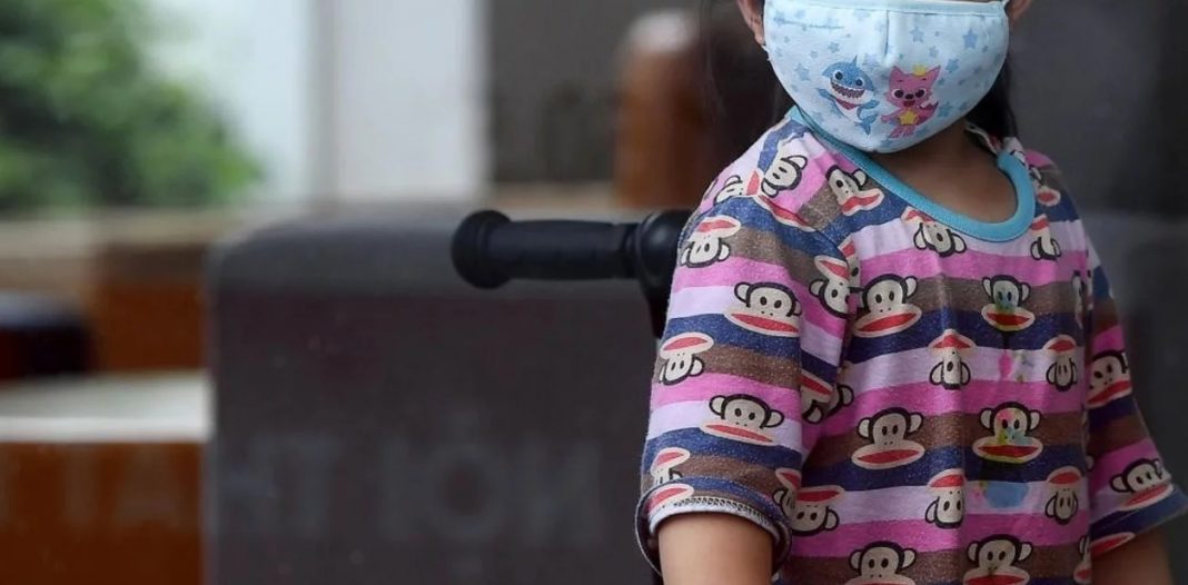 Niña muere dentro de su carro.