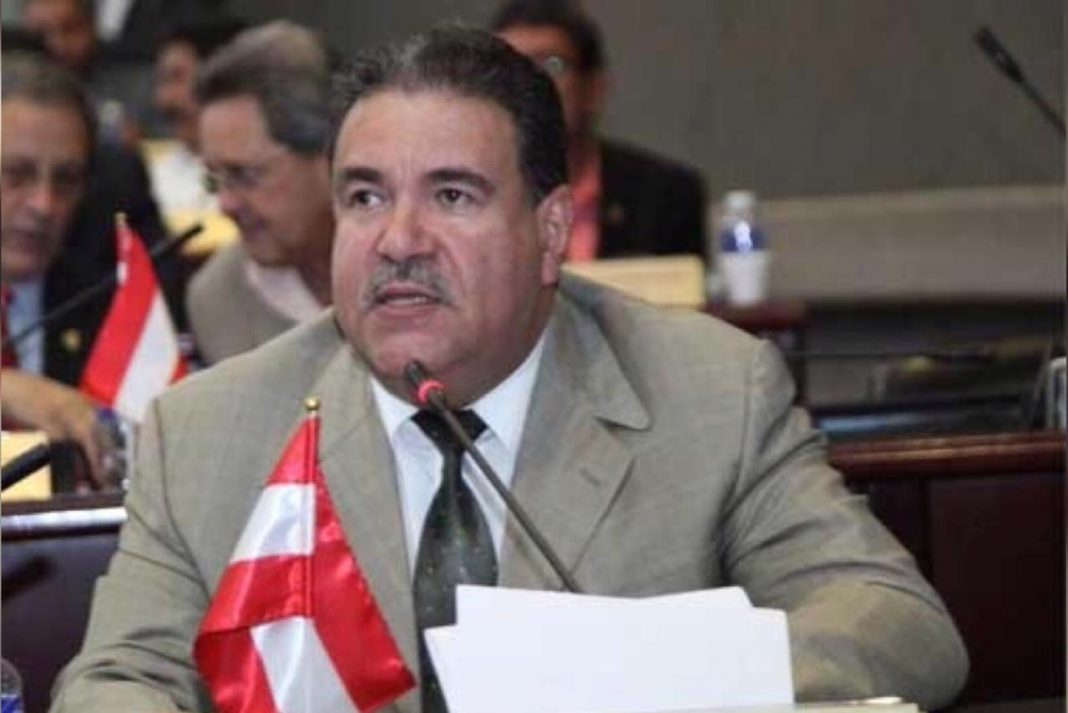juan carlos elvir es extraño que libre renuncie