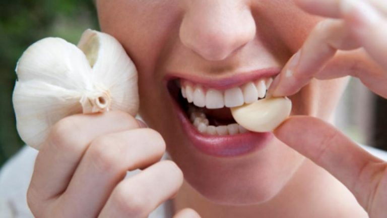 SALUD| Conoce los beneficios de comer un ajo en ayunas todos los días