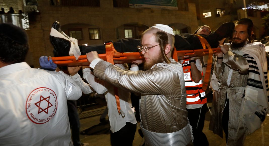 colapso de grada en sinagoga de Israel