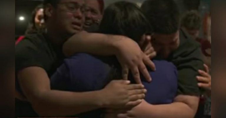 hondureña se reúne con sus hijos en EEUU