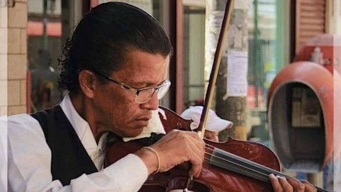 violinista Melvin Saravia