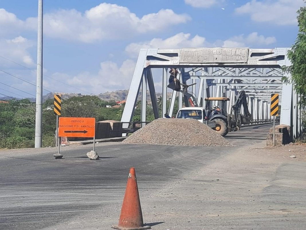 Puente de hierro en Nacaome, Valle.