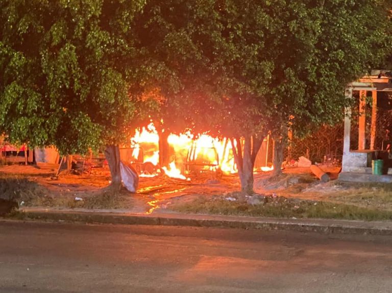 Incendio estructural limpia vidrios