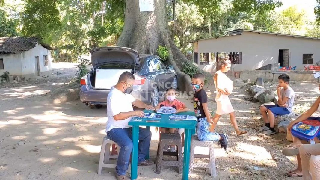 Maestro viaja de Copán a Santa Bárbara