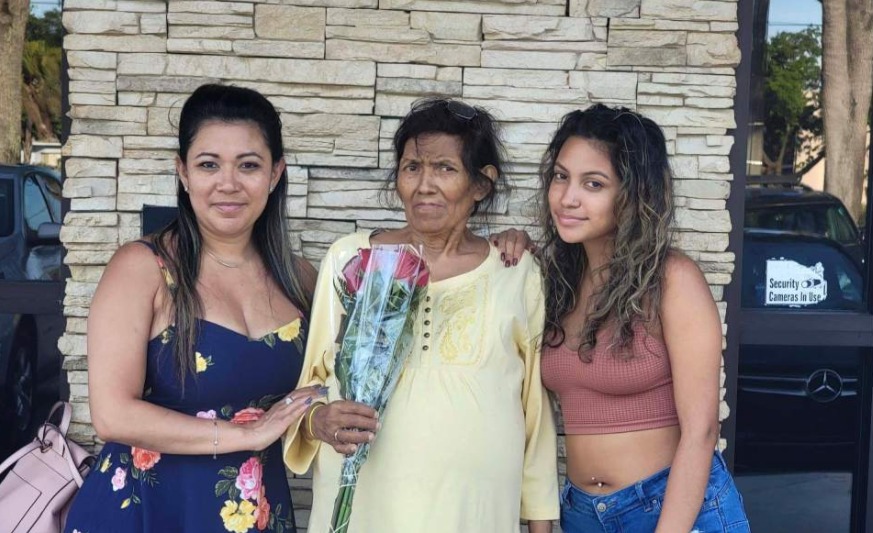 La primera en hospital de EEUU: hondureña dona el 60 % de su hígado a su madre