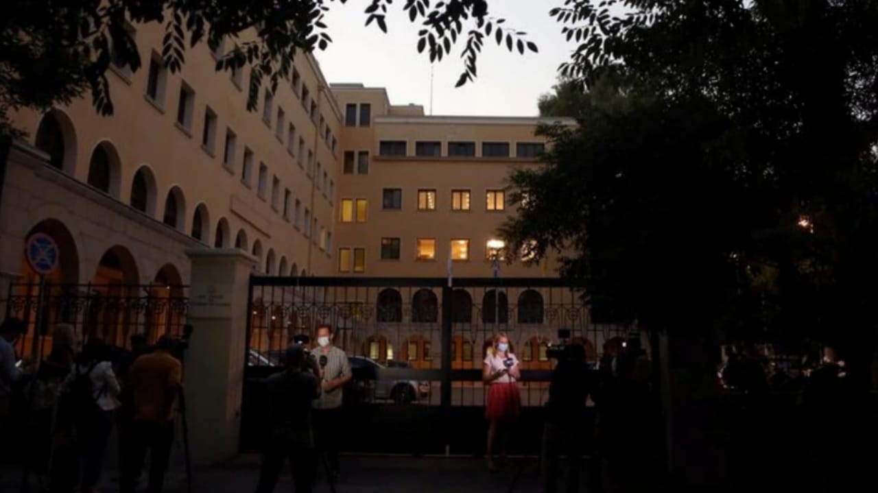 sacerdote arrojó ácido obispos