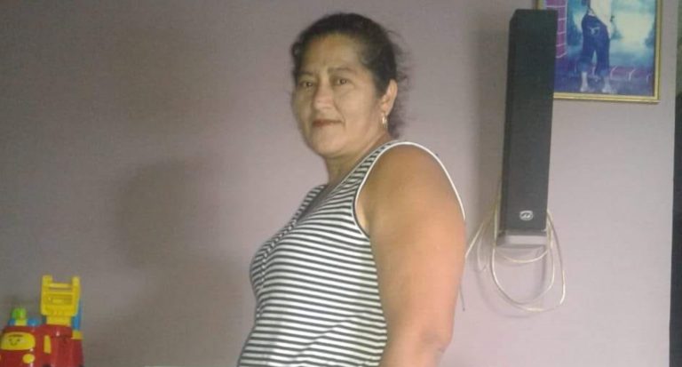 Hombre mata mujer a machetazos en Tocoa tras ingresar a su vivienda
