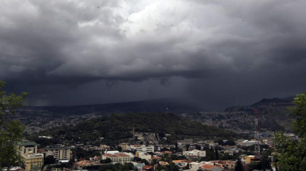 Lluvias hoy domingo