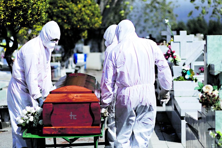 Muere octogenario en triaje capitalino esperando cupo en el hospital.