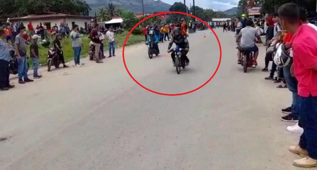 carrera de motos Yoro