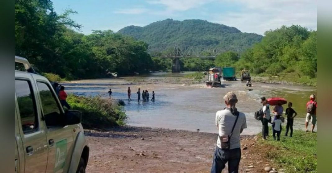 familia arrastrada por río Guacirope