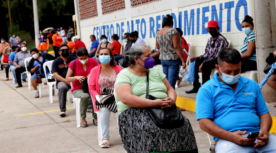 Aplicarán segunda dosis de vacuna contra el coronavirus