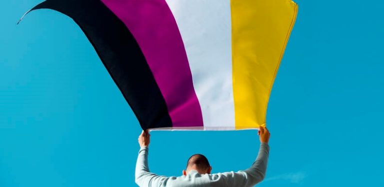 Polémica en Argentina: emiten identificación con opción para personas no binarias