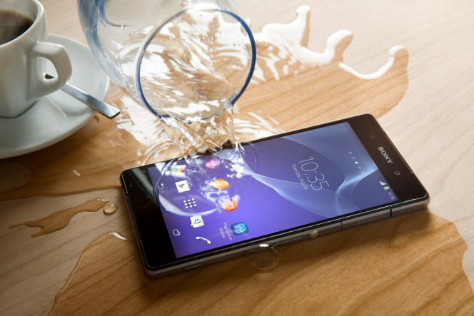 El agua es uno de los principales enemigos de los teléfonos inteligentes.