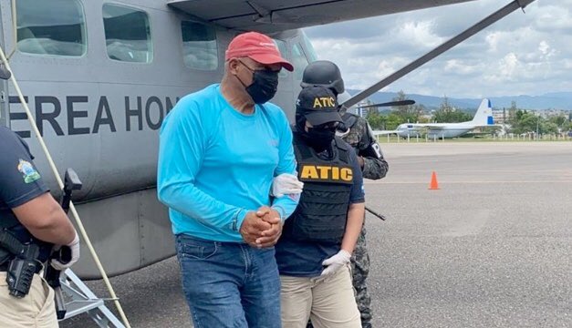 El alcalde Jerry Hynds llegando a la capital de Honduras.