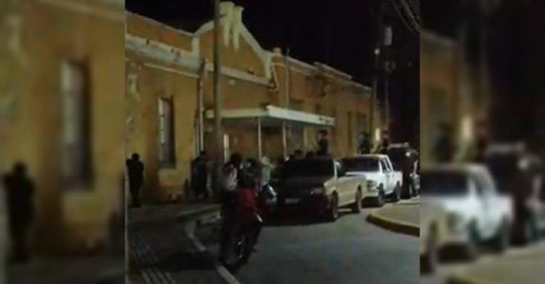Hospital San Felipe personas orando